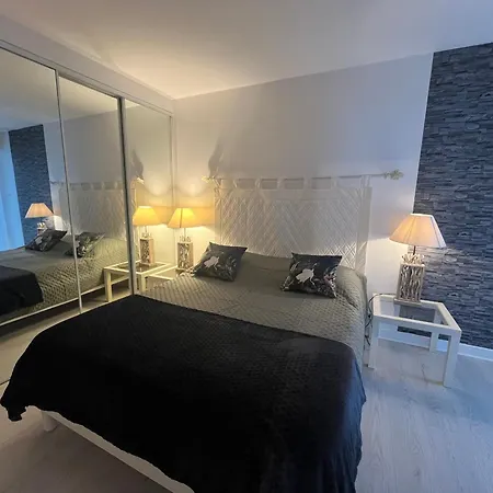 Apartament T3 En Bord De Avec Balcon, Wifi Et Parking Securise - Fr-1-374-23