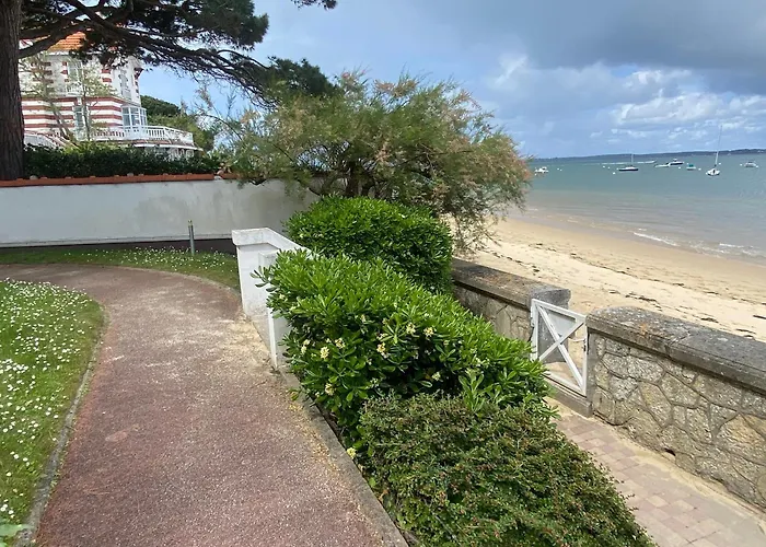 T3 En Bord De Avec Balcon, Wifi Et Parking Securise - Fr-1-374-23 *